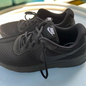 Tanjun Nike Shoes